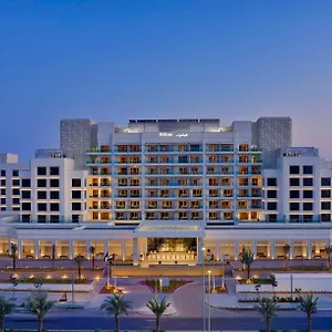 Üdülőközpont Hilton Yas Island